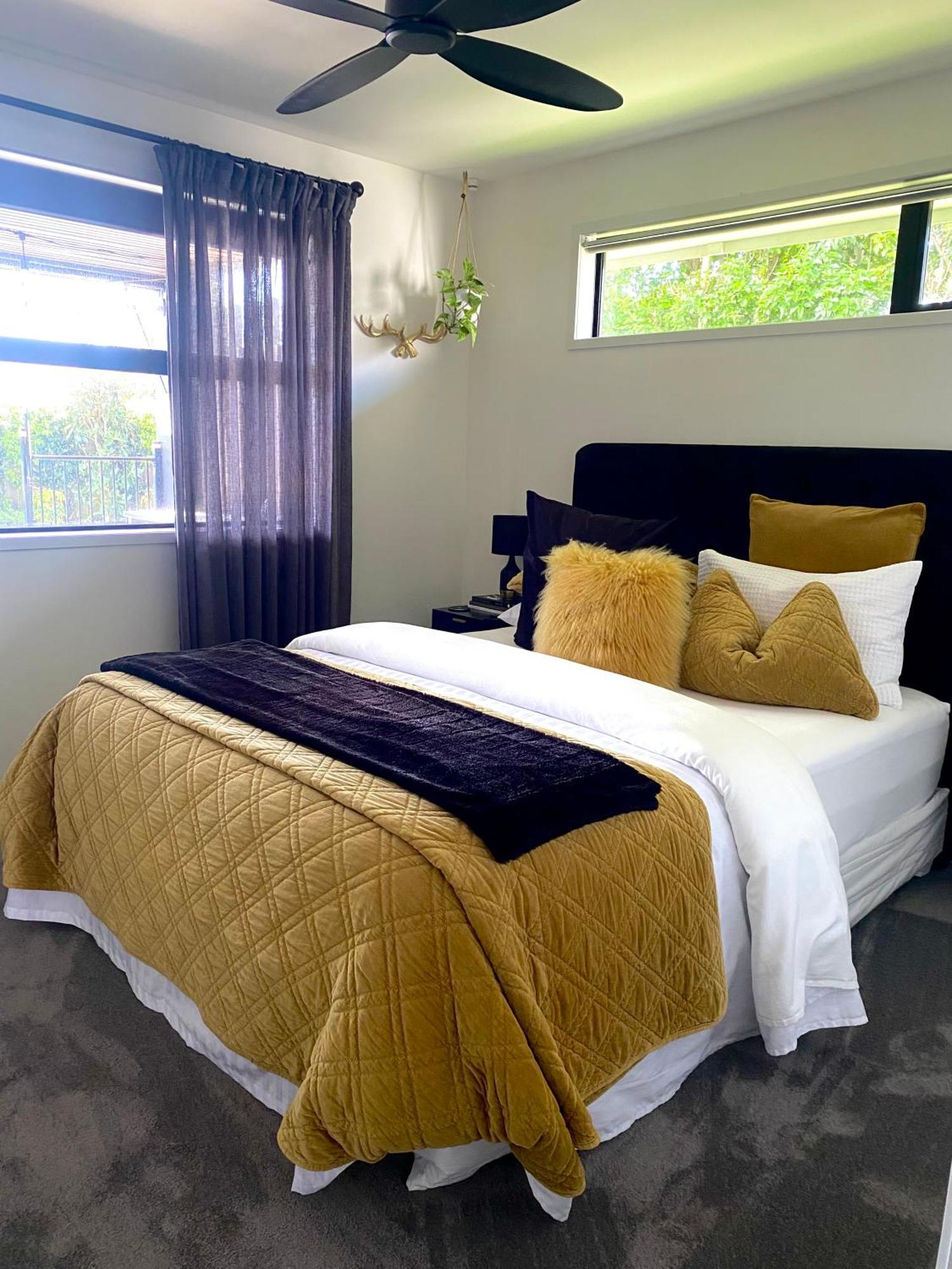 Private Papamoa Beach Paradise ภายนอก รูปภาพ